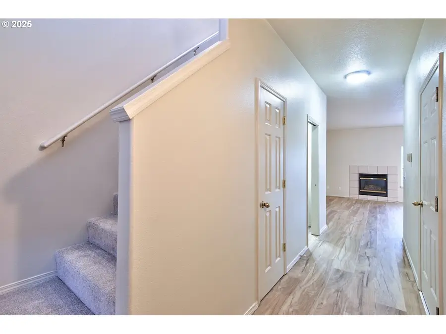 1380 NE Birkshire Ct, Hillsboro, OR 97124 - Image #2