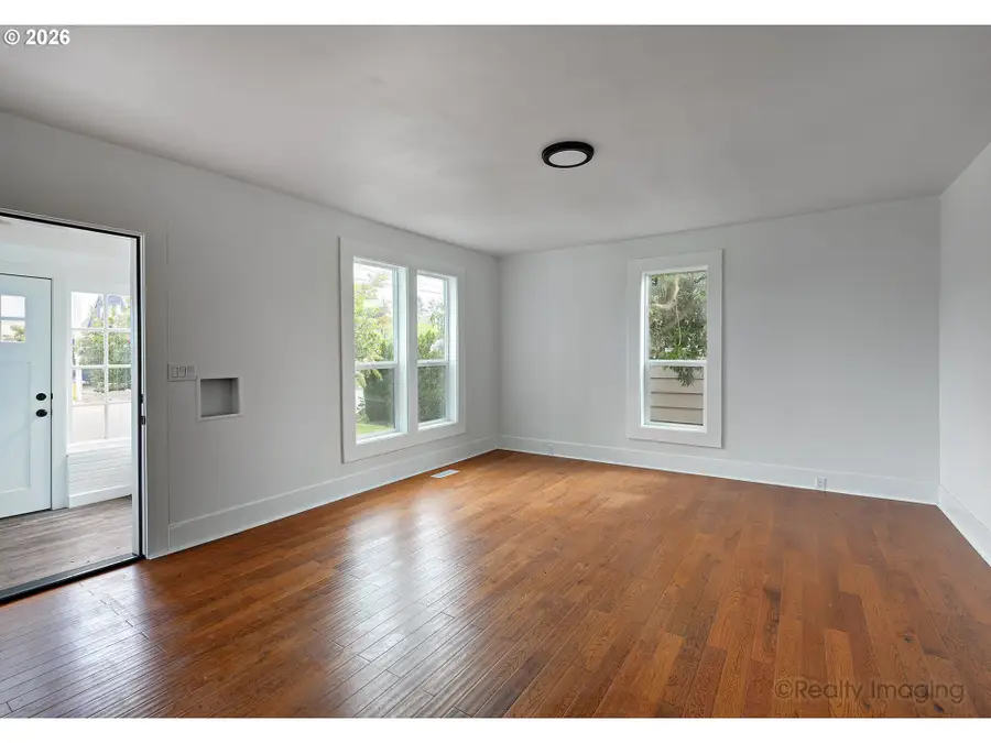 1303 1st St, Tillamook, OR 97141 - #3