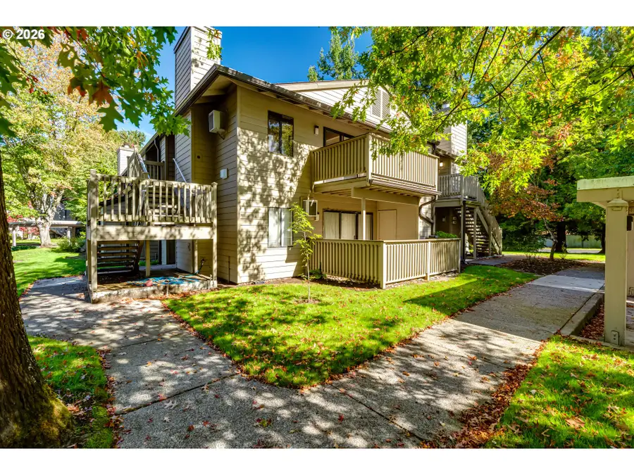 2083 Lake Isle Dr, Eugene, OR 97401 - #2