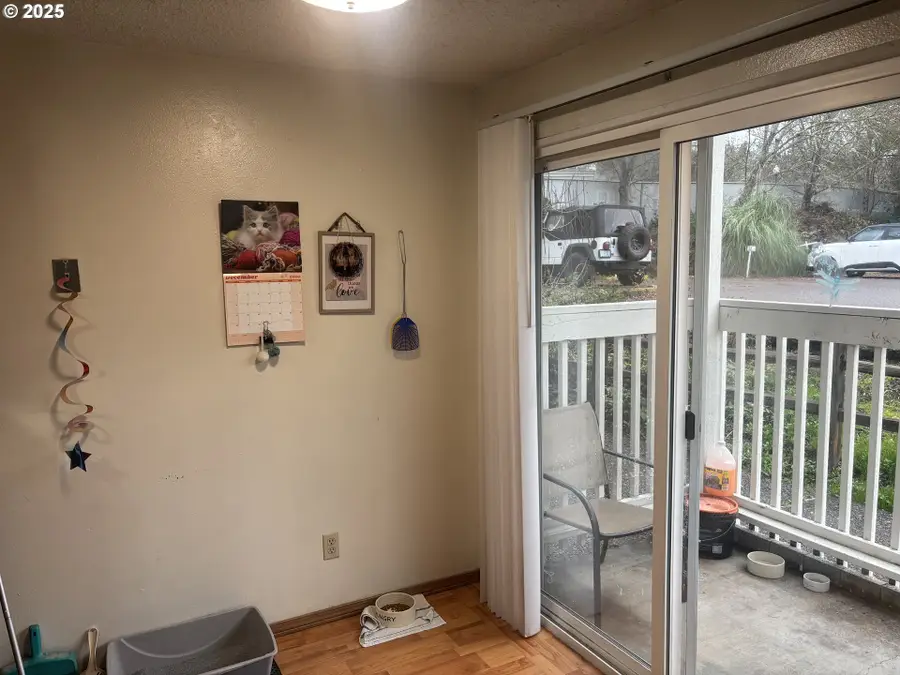 885 NE Sunset St, Roseburg, OR 97470 - #2