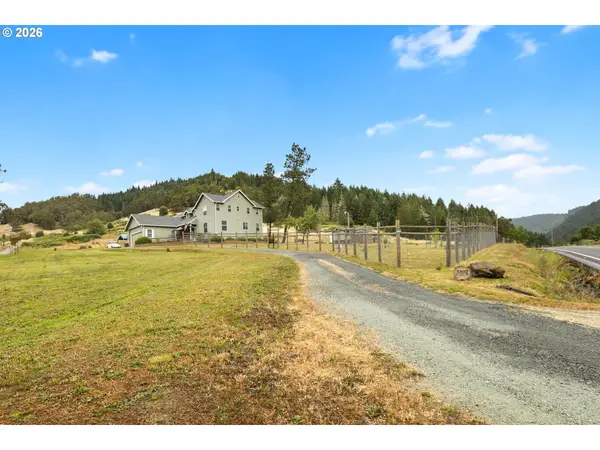 3802 North Myrtle Rd, MyrtleCreek, OR 97457