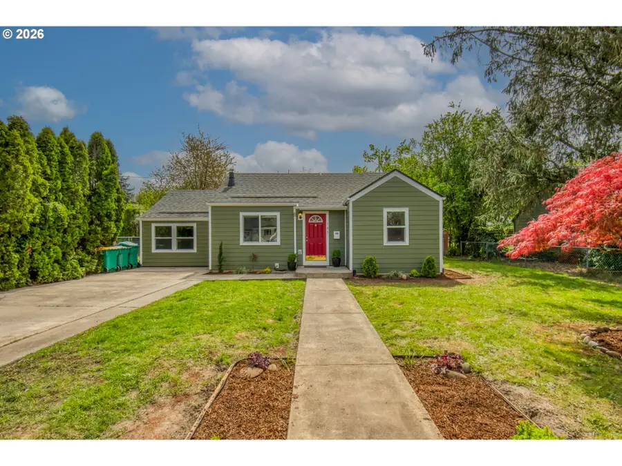 105 Ash Ave, Wood Village, OR 97060 - #2