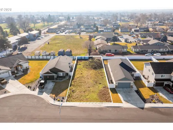 313 Riverwood Ct, Umatilla, OR 97882