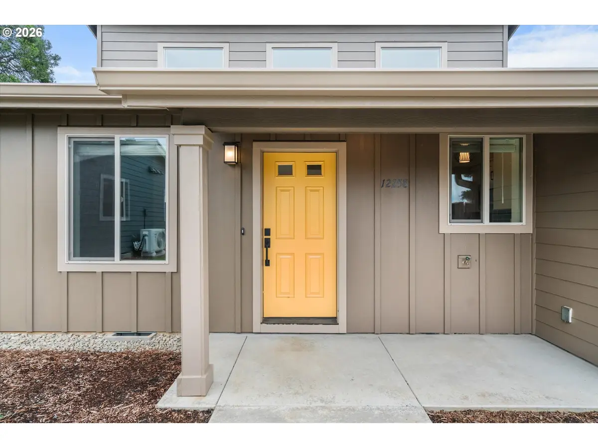 12258 Meadowlawn Dr, Oregon City, OR 97045 - #1
