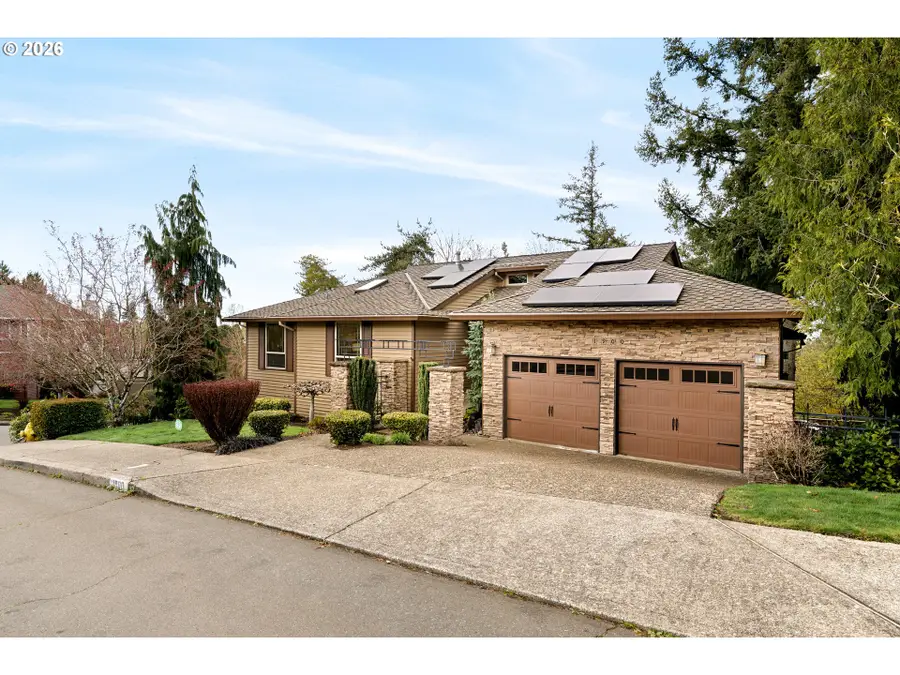 1900 Sunburst Ter, Northwest Clackamas, OR 97068 - #3