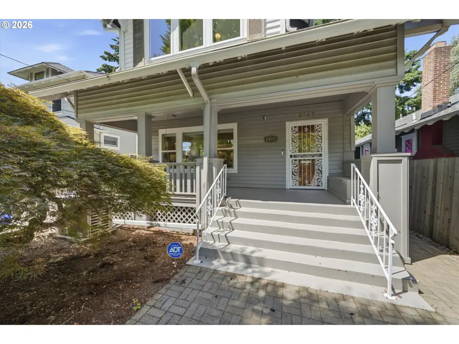 3147 SE Tibbetts St, Portland, OR 97202 - #3