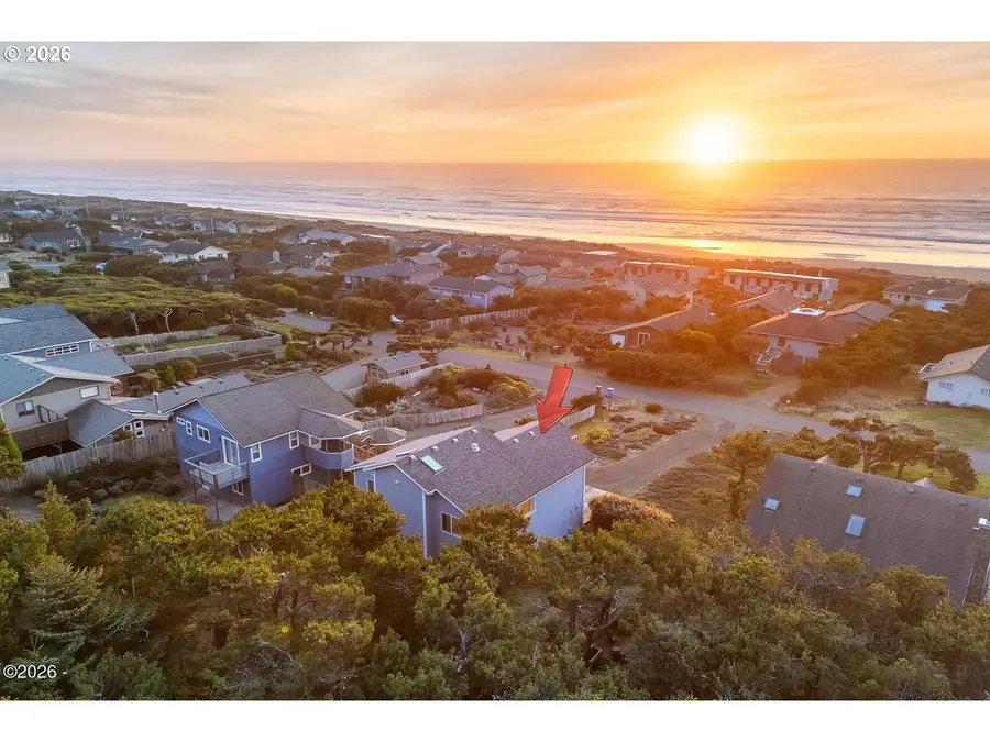 3401 NW Hidden Lake Dr, Waldport, OR 97394 - #2