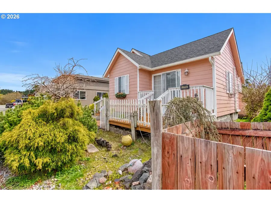 12 Pond Ln, Lakeside, OR 97449 - #2