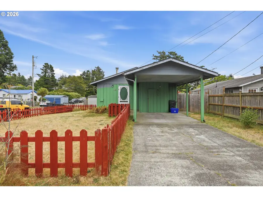 495 N Wasson St, Coos Bay, OR 97420 - #3