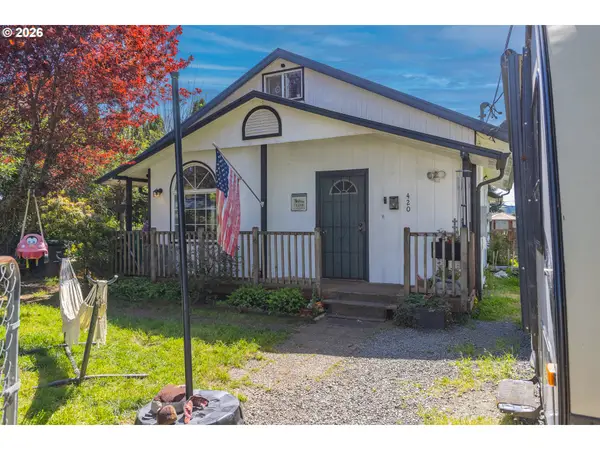 420 Willow St, MyrtlePoint, OR 97458