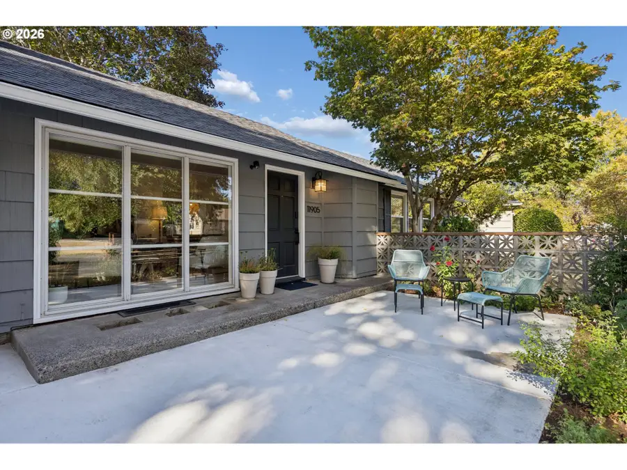 11905 SW Douglas St, Portland, OR 97225 - #2