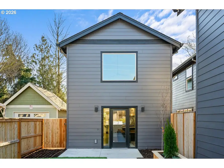 4234 SE Yamhill St #C, Portland, OR 97215 - Image #2