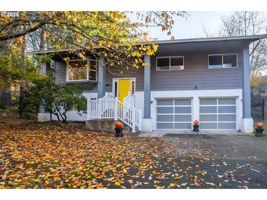 1420 SW Walters Dr, Gresham, OR 97080 - Image #2