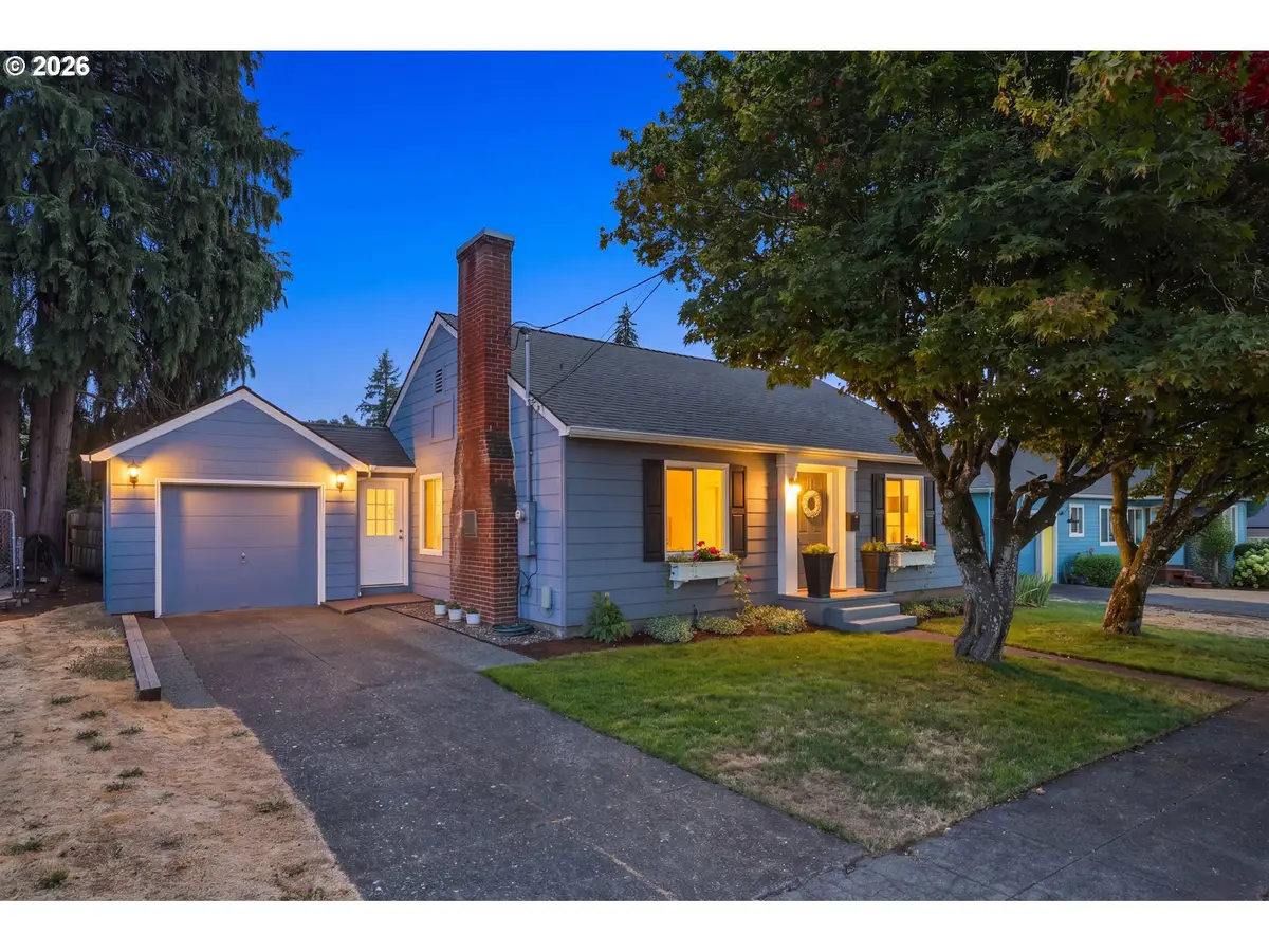 615 E Dartmouth St, Gladstone, OR 97027 - #1