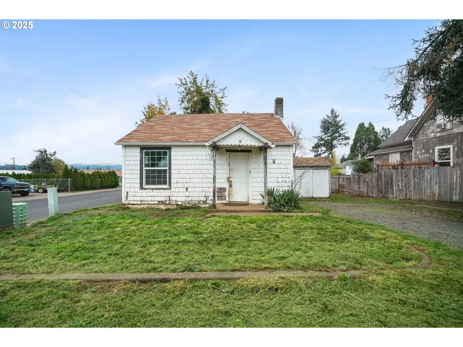 810 Johnson Ave, Cottage Grove, OR 97424 - Image #2