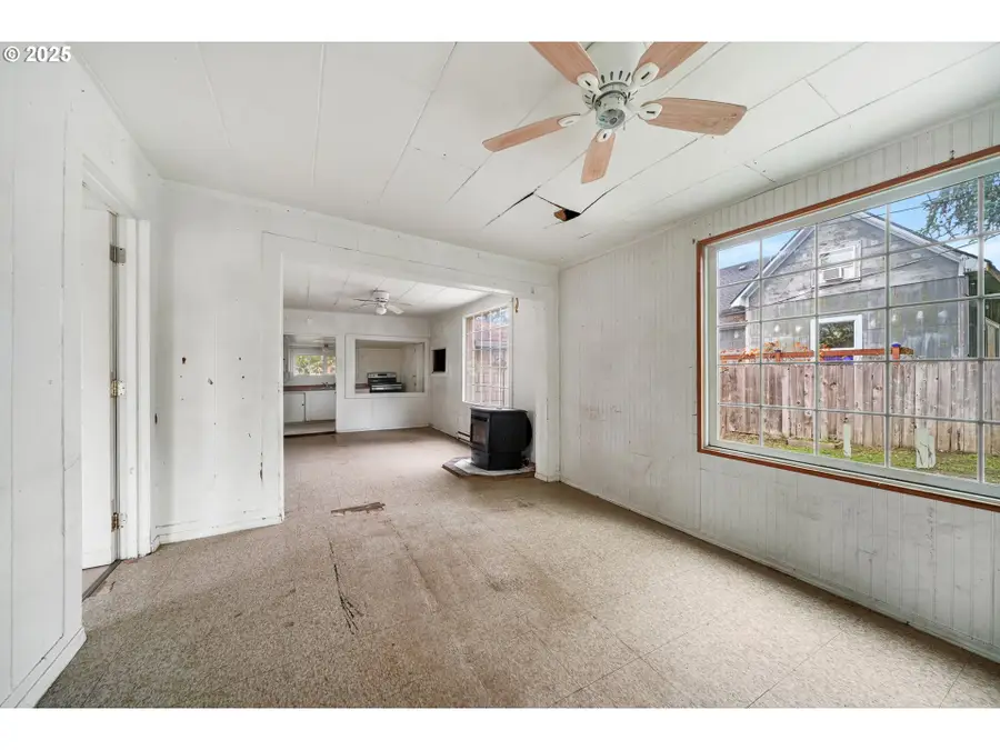 810 Johnson Ave, Cottage Grove, OR 97424 - Image #3