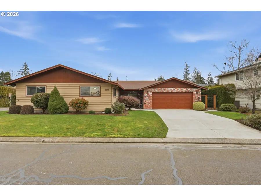 1145 NW Sunnywood Ct, McMinnville, OR 97128 - Image #2