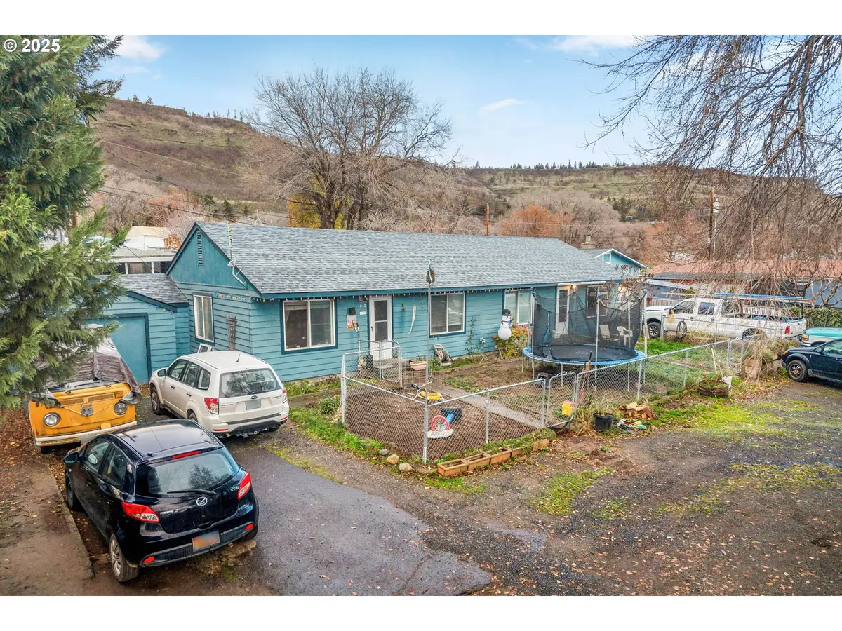 1008 Snipes St, The Dalles, OR 97058 - Image #1