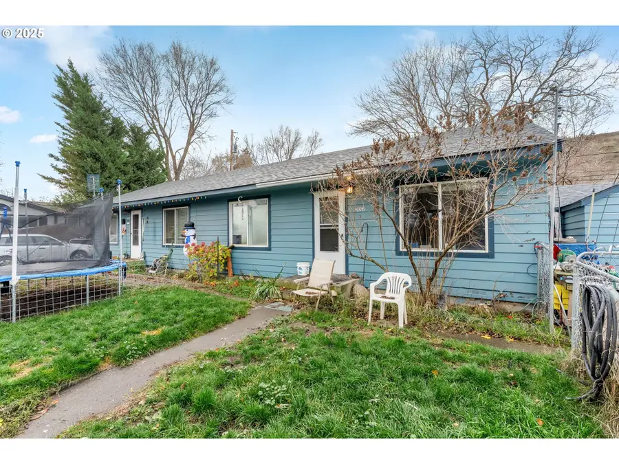 1008 Snipes St, The Dalles, OR 97058 - Image #2