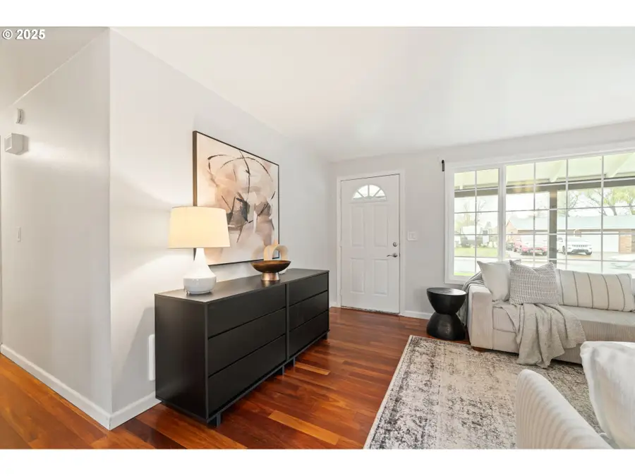 1948 NE Sunrise Ln, Hillsboro, OR 97124 - Image #2