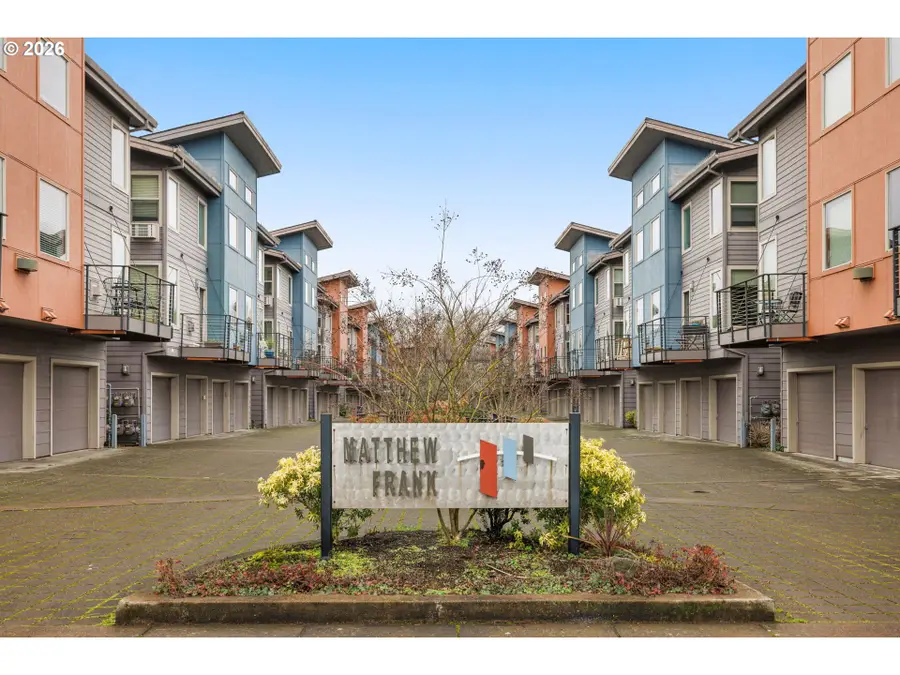 7561 N Leavitt Ave, Portland, OR 97203 - Image #2