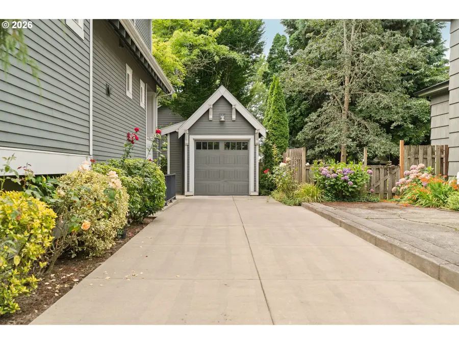 1212 SE Harney St, Portland, OR 97202 - #3