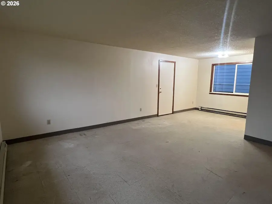 9818 SE Clackamas Rd, Clackamas, OR 97015 - Image #3