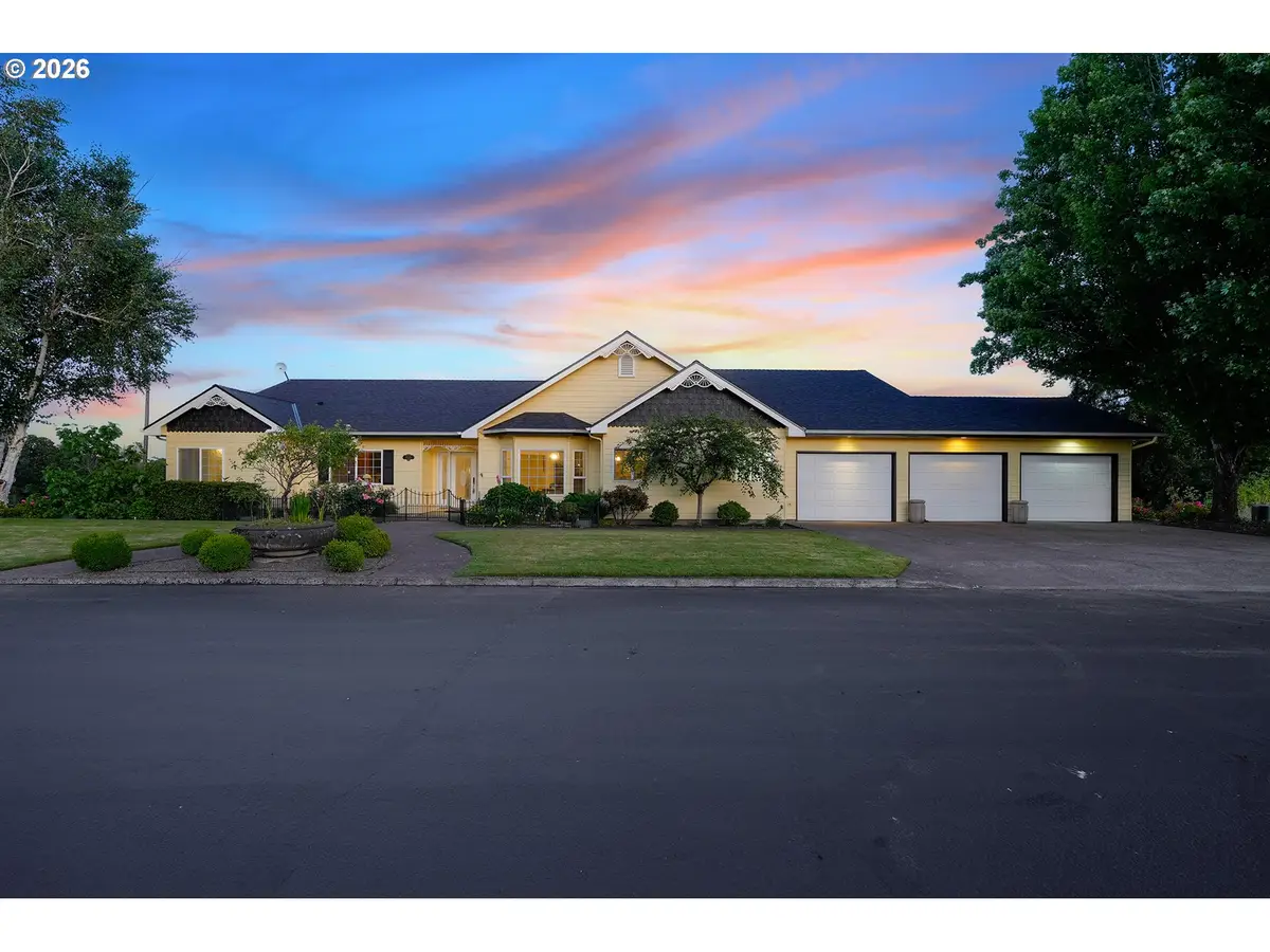 9595 SW Bayou Dr, McMinnville, OR 97128 - #1
