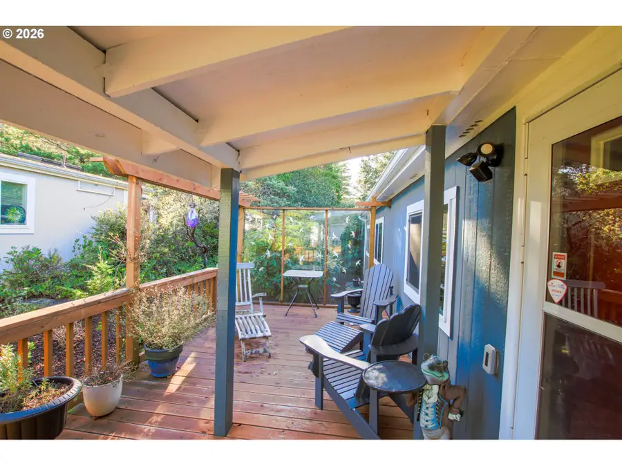 135 43rd Way, Florence, OR 97439 - Image #3