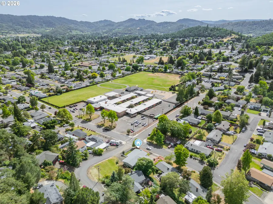 2025 NW Kline St, Roseburg, OR 97471 - #3