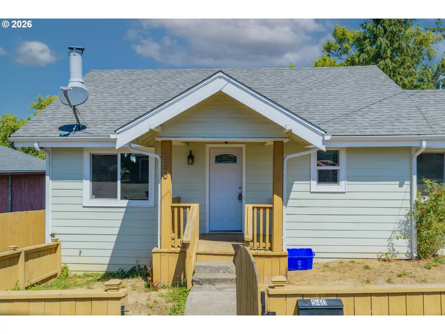 540 E 11th St, Coquille, OR 97423 - #3