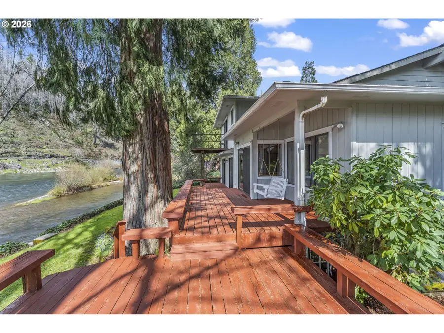 91050 Leashore Dr, Vida, OR 97488 - #3