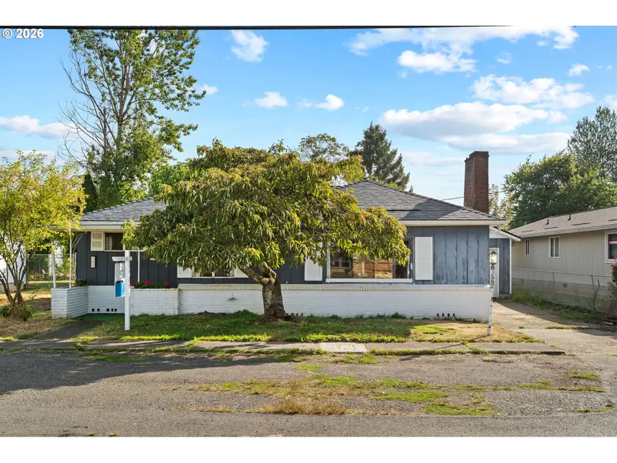 354 N 17th St, Saint Helens, OR 97051 - #2