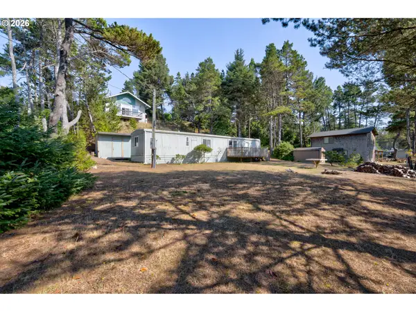 27914 K Ln, OceanPark, WA 98640