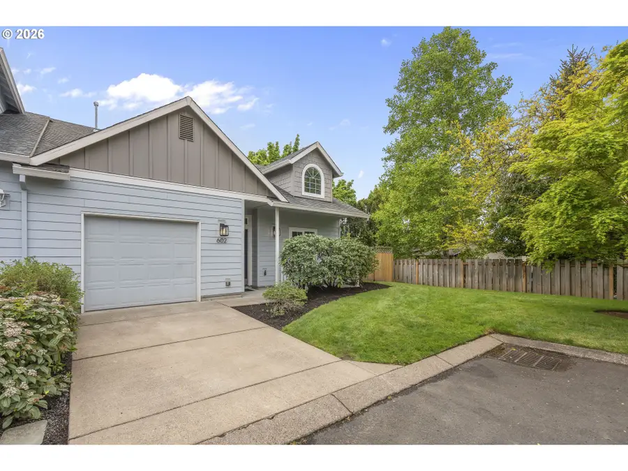 602 Camden Ln, Newberg, OR 97132 - #2