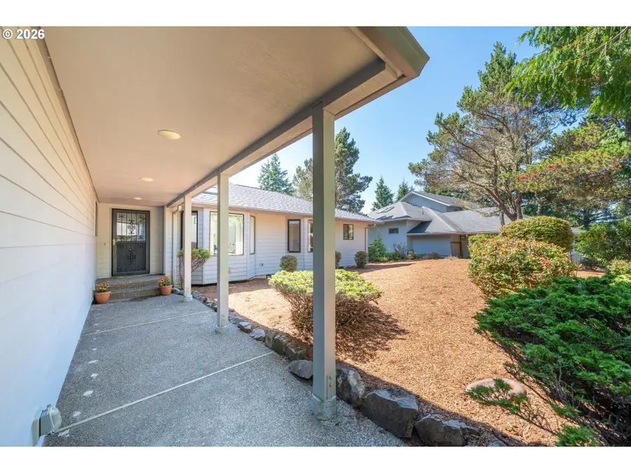 518 Oceanview Ln, Gleneden Beach, OR 97388 - #3