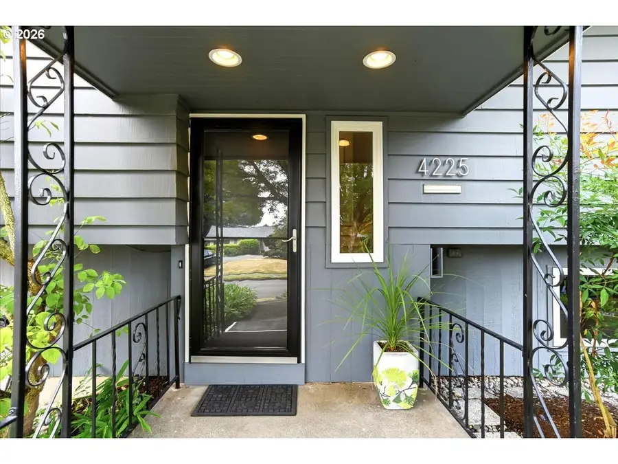 4225 SW Iowa St, Portland, OR 97221 - #2
