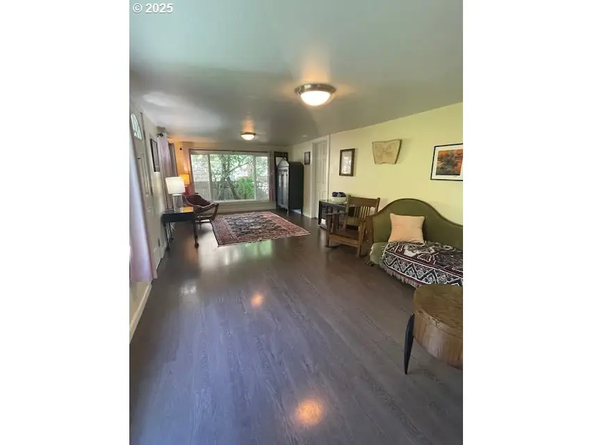 239 D St, Springfield, OR 97477 - #2