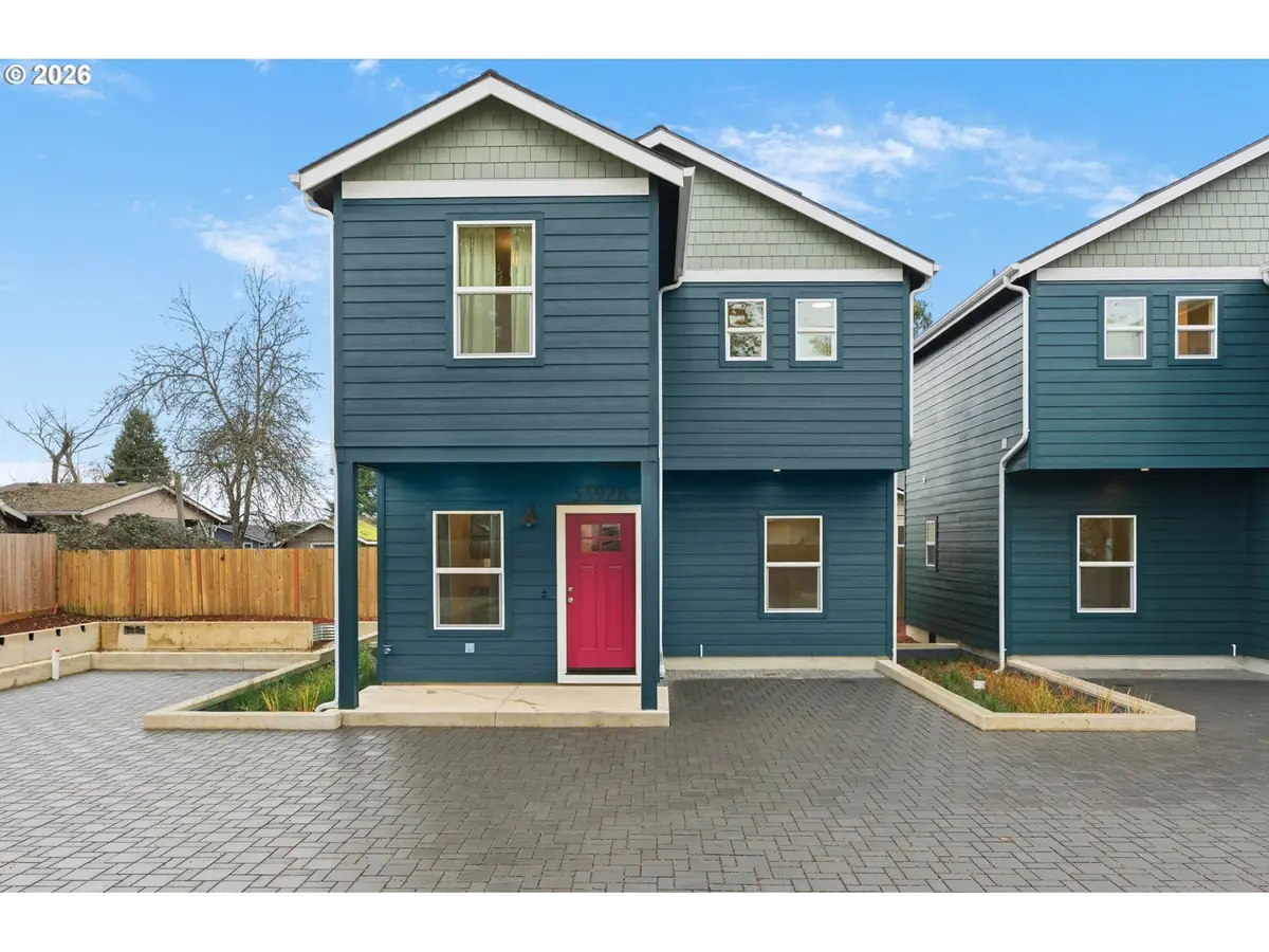 5592 Burnett Ave #B, Eugene, OR 97402 - Image #1