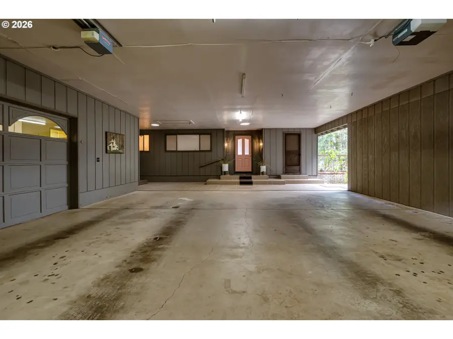 29433 Hodsdonsdale Ln, Eugene, OR 97402 - #3