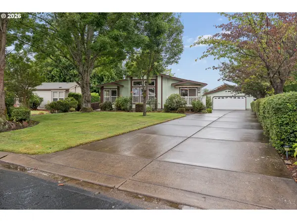 5345 Club Dr, Eugene, OR 97402