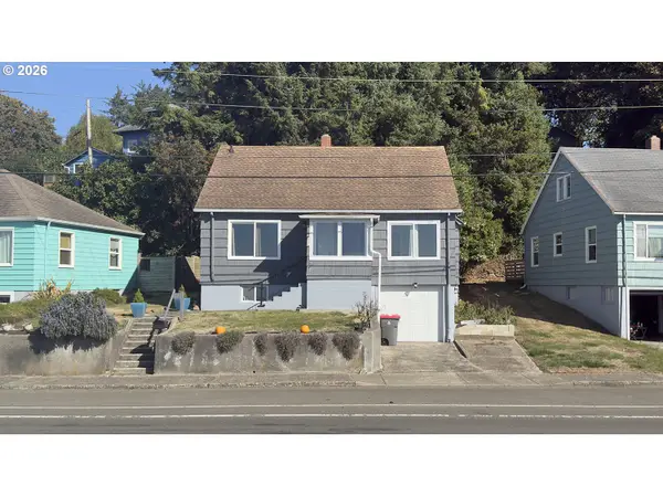 627 W Marine Dr, Astoria, OR 97103