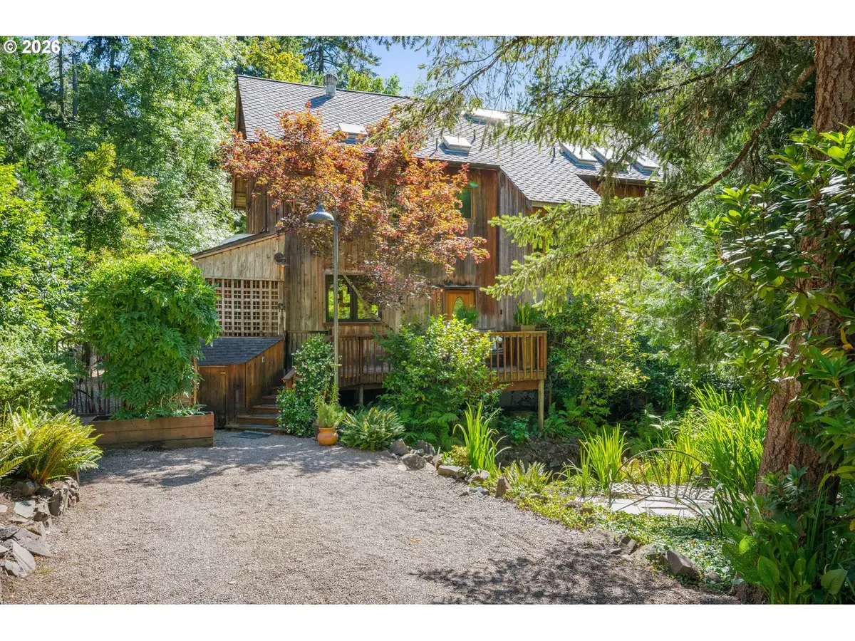 2052 S Shasta Loop, Eugene, OR 97405 - #1