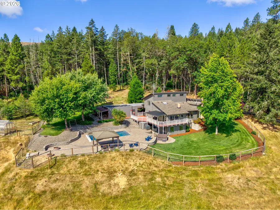 311 Clover Leaf St, Roseburg, OR 97471 - #2