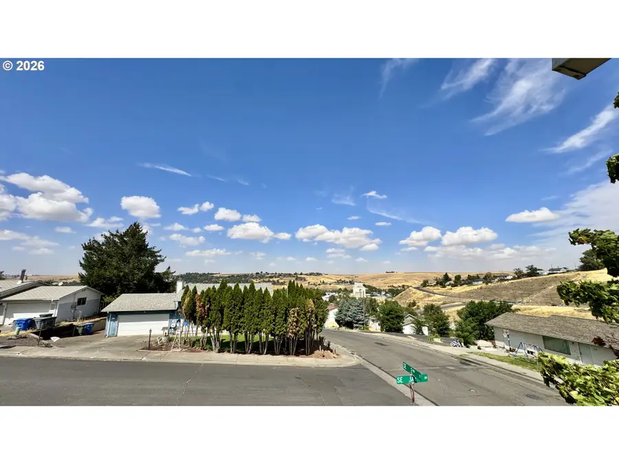 120 SE Jay Ave, Pendleton, OR 97801 - #3