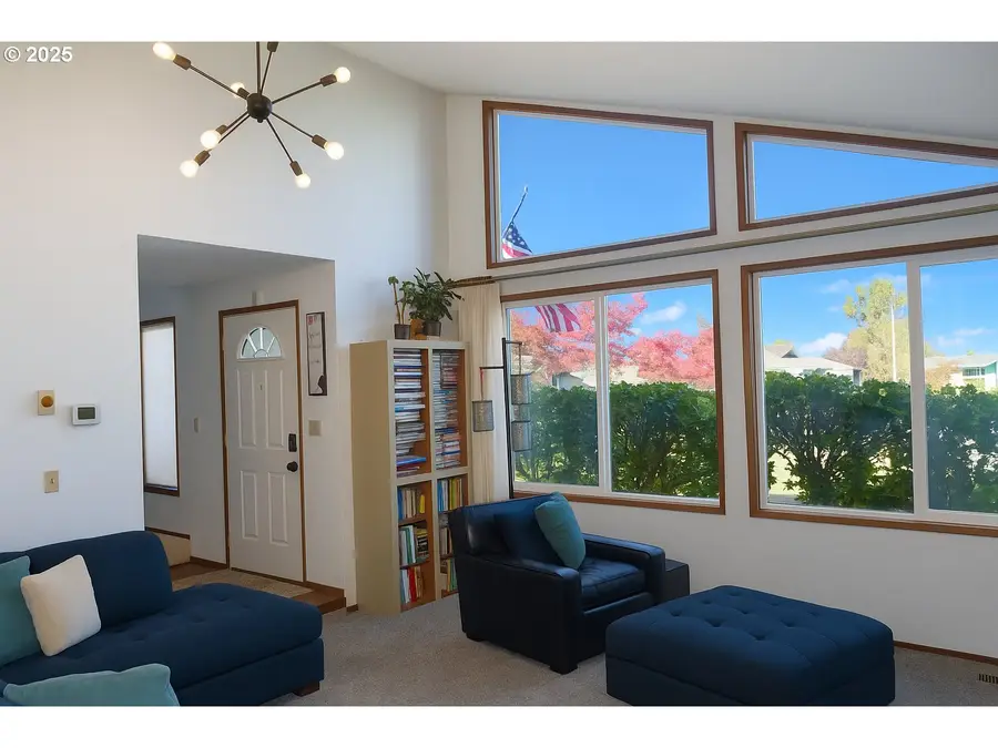 1153 Cedar Pl, Creswell, OR 97426 - Image #2