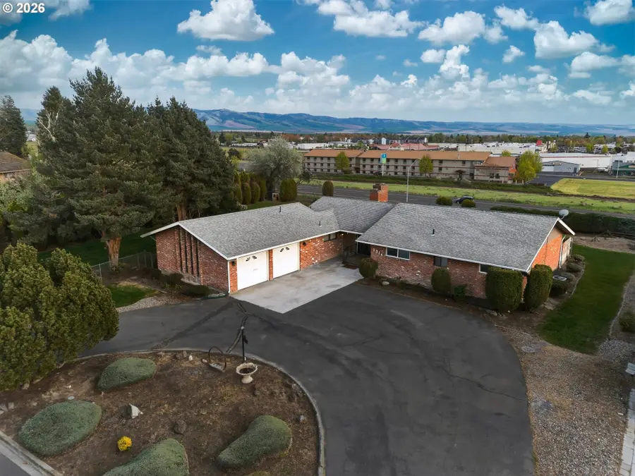 2314 Frazier Dr, Walla Walla College Place, WA 99362 - #2