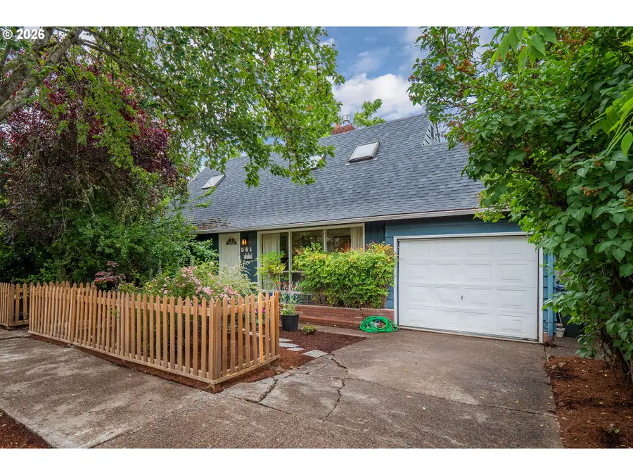 541 W 21st Ave, Eugene, OR 97405 - #2