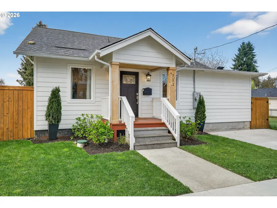 711 W 24th St, Vancouver, WA 98660 - #2