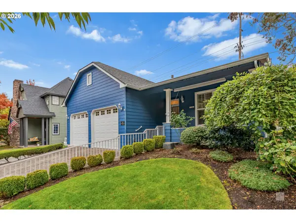 724 NE Pacific Dr, Fairview, OR 97024